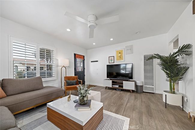 4218 E 3 Rd St, House other with 2 bedrooms, 1 bathrooms and 1 parking in Long Beach CA | Image 6