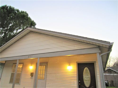 501 Mounts Ave, Denton, TX, 76201-4029 | Card Image
