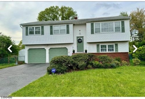 1 Oakey Dr, KENDALL PARK, NJ, 08824-1625 | Card Image
