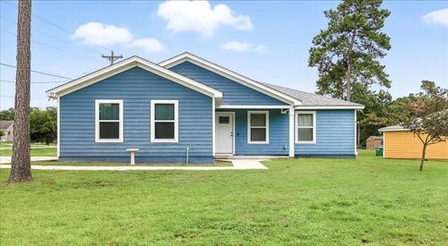 11 Sand Pine Dr, MIDWAY, FL, 32343-4226 | Card Image