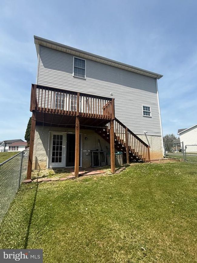 195 Burdette Dr, House other with 3 bedrooms, 3 bathrooms and null parking in MARTINSBURG WV | Image 4