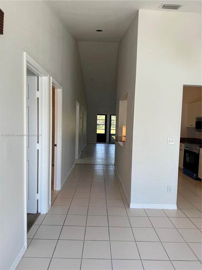 6114 Se Georgetown Pl, Home with 2 bedrooms, 2 bathrooms and null parking in Hobe Sound FL | Image 5