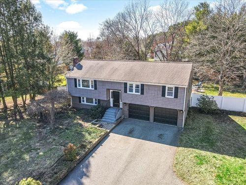 74 Green St, Medfield, MA, 02052-1714 | Card Image