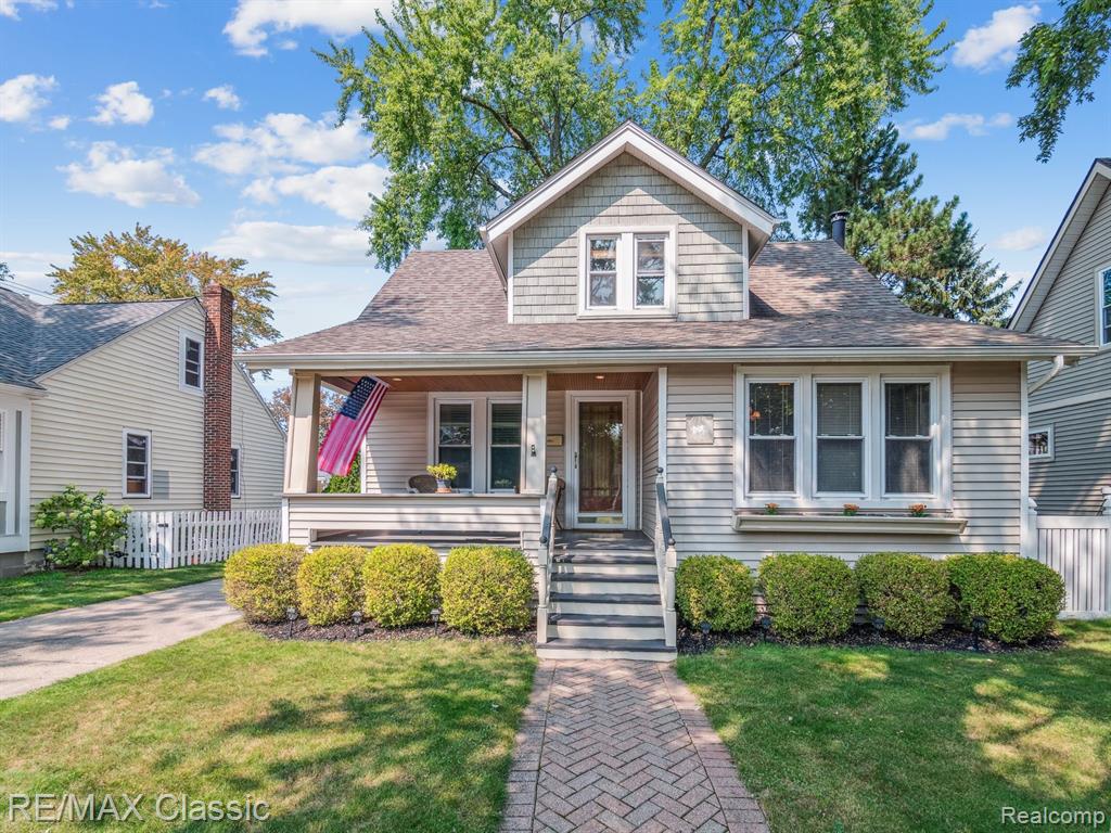 Carol Ave, Plymouth, MI 48170