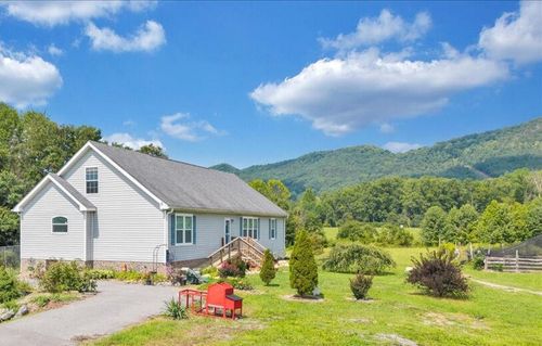 3663 Bradshaw Rd, Salem, VA, 24153-9001 | Card Image