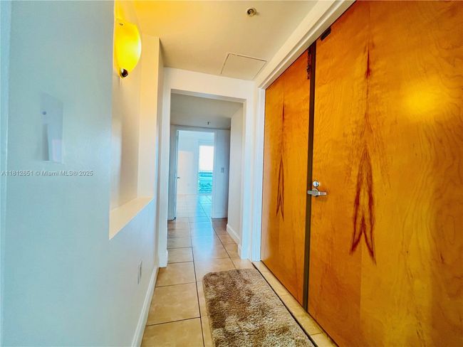 APT-1132 - 19400 Turnberry Way, Condo with 2 bedrooms, 3 bathrooms and null parking in Aventura FL | Image 12