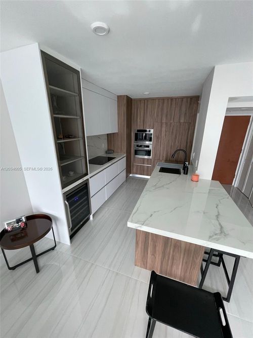 3103-31 Se 5th St, Miami, FL, 33131-2503 | Card Image