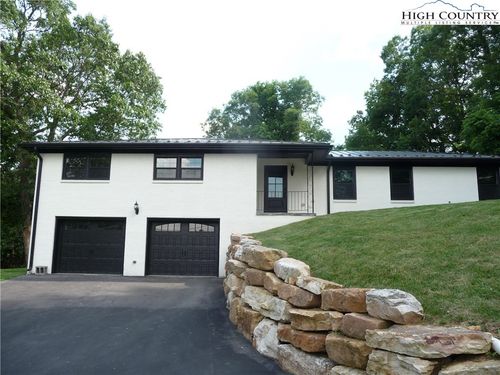 384 New River Heights Rd, Boone, NC, 28607-7593 | Card Image