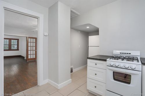 1417 Beaconsfield Ave, Grosse Pointe Park, MI, 48230-1097 | Card Image