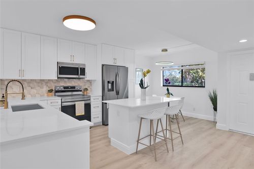 112-15461 Pembridge Dr, Delray Beach, FL, 33484-4364 | Card Image