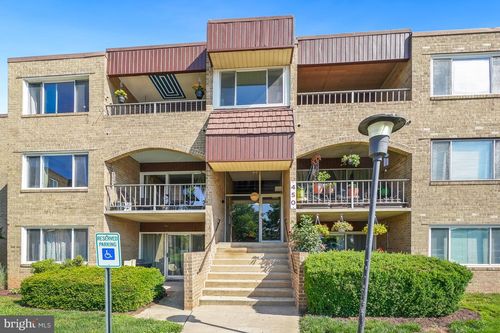 304-450 Girard St, GAITHERSBURG, MD, 20877-3317 | Card Image