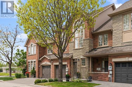 11-15 Pottery Pl, Vaughan, ON, L4L9J6 | Card Image