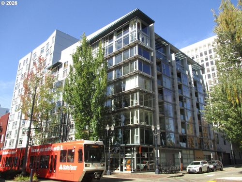 409-533 Ne Holladay St, Portland, OR, 97232-2081 | Card Image