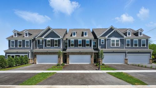 81003-215 Weirich Way, Batavia, IL, 60510-5172 | Card Image