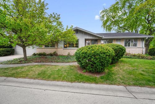 321 W Birch Street, GLENDALE, WI, 53217 | Card Image