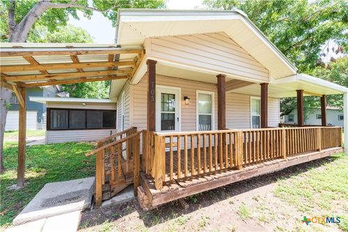 705 S Laurel Ave, Luling, TX, 78648-3303 | Card Image
