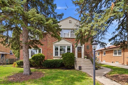 912 Hull Avenue, Westchester, IL, 60154 | Card Image