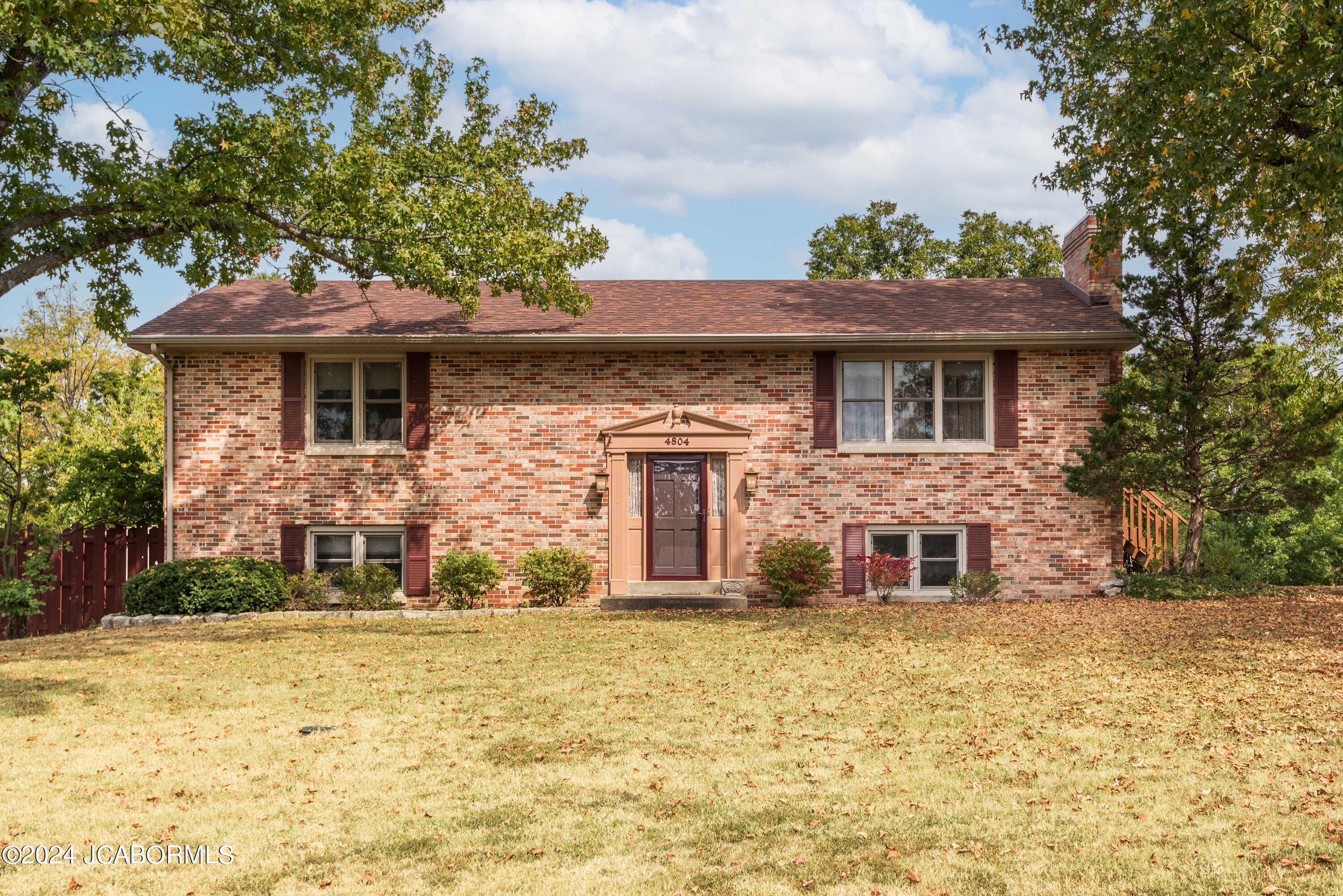 Sharon Dr, Jefferson City, MO 65109