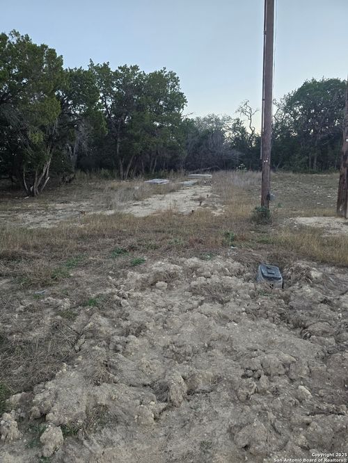 712 Scenic Dr, Bandera, TX, 78003-4251 | Card Image