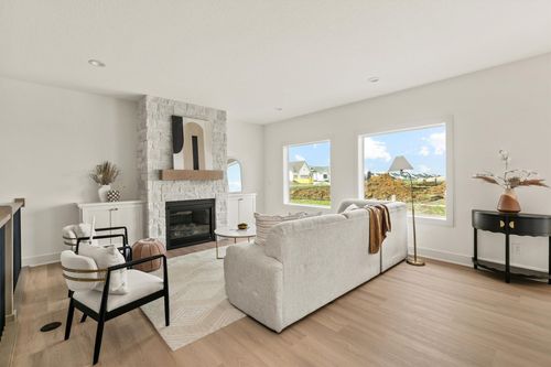 1560 Nw Parkside Ln, Waukee, IA, 50263-4504 | Card Image