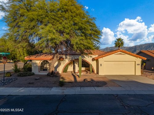14660 N Flagstone Drive, Oro Valley, AZ, 85755 | Card Image
