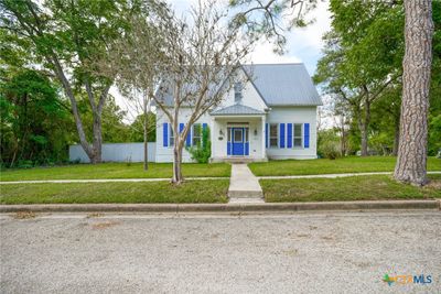 1322 North Avenue F Avenue, House other with 4 bedrooms, 3 bathrooms and null parking in Shiner TX | Image 2