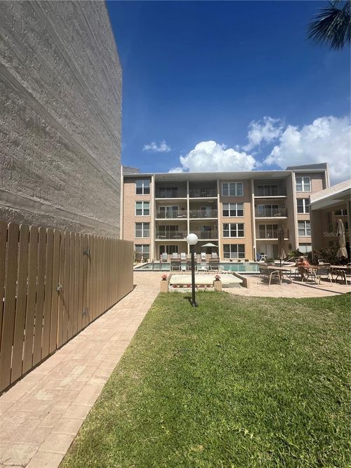 unit-102-845 Benjamin Franklin Dr, SARASOTA, FL, 34236-2121 | Card Image