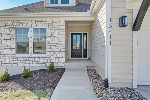 13411 W 174th Ter, Overland Park, KS, 66221-7155 | Card Image