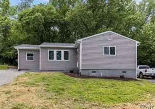 834 Young Dr, Fenton, MO, 63026-4773 | Card Image