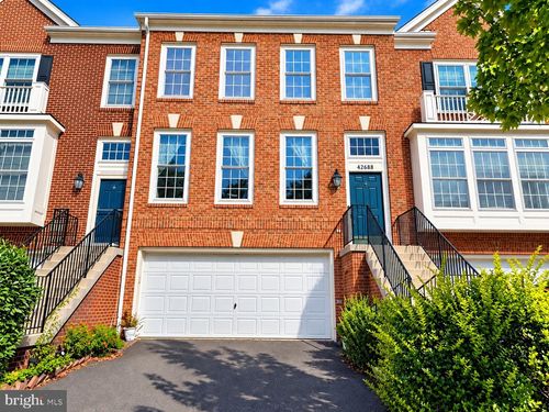 42688 Rolling Rock Sq, CHANTILLY, VA, 20152-3948 | Card Image