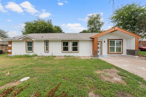 823 W 3rd St, Eddy, TX, 76524-2542 | Card Image
