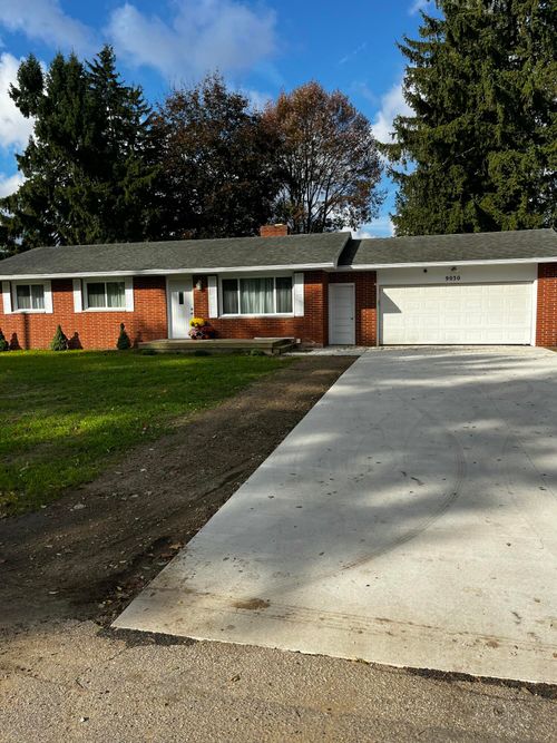 9030 Maplewood Dr, Berrien Springs, MI, 49103-1623 | Card Image