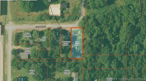 320 E Oak St, Stilwell, OK, 74960-4016 | Card Image