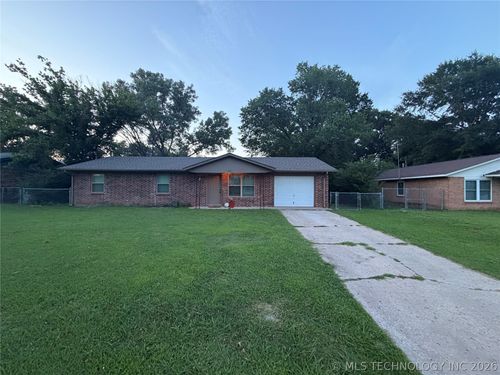 501 Creek Pl, Okmulgee, OK, 74447 | Card Image