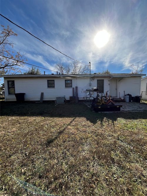 6657 Onyx Dr N, North Richland Hills, TX, 76180-8751 | Card Image