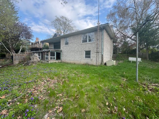 20 Leland Ave, House other with 3 bedrooms, 1 bathrooms and 4 parking in Etobicoke ON | Image 9