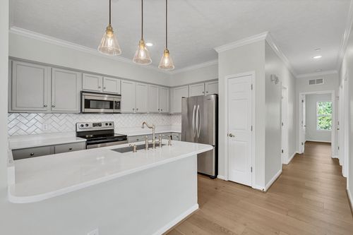 1235 Park Run Dr, Franklin, TN, 37067-8677 | Card Image