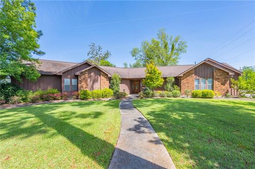 220 W Magnolia St, Ponchatoula, LA, 70454-3426 | Card Image