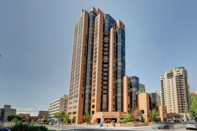 2201 - 1100 8 Ave Sw, Condo with 2 bedrooms, 2 bathrooms and 2 parking in Calgary AB | Image 1