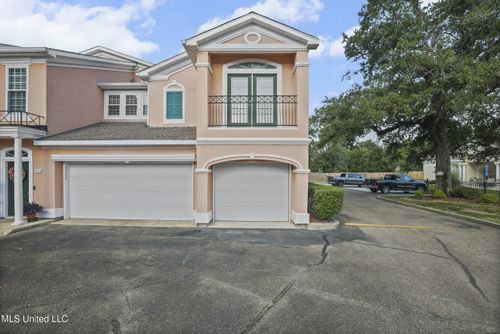 2252 Beach Dr, Gulfport, MS, 39507-1642 | Card Image