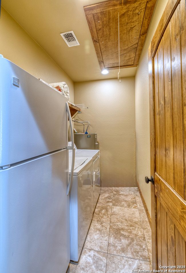 274 Mountain Laurel Ln, House other with 5 bedrooms, 6 bathrooms and null parking in Concan TX | Image 30