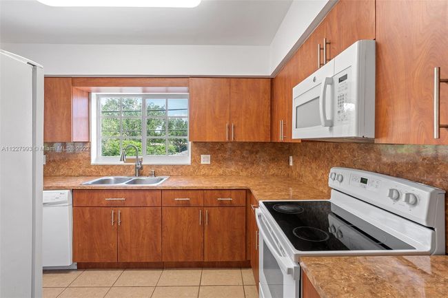 4995 Ponce De Leon Blvd / 1050 Sistina Av, Home with 0 bedrooms, 0 bathrooms and 8 parking in Coral Gables FL | Image 37