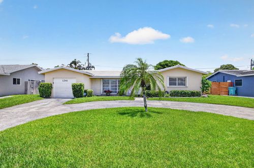 1241 Sw 28th Ave, Boynton Beach, FL, 33426-7841 | Card Image