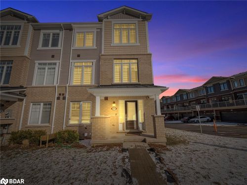 27 Canoe Lane, Hamilton, ON, L8K0A3 | Card Image