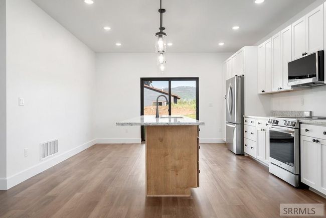 823 Booshway St, Condo with 5 bedrooms, 3 bathrooms and 2 parking in Driggs ID | Image 12