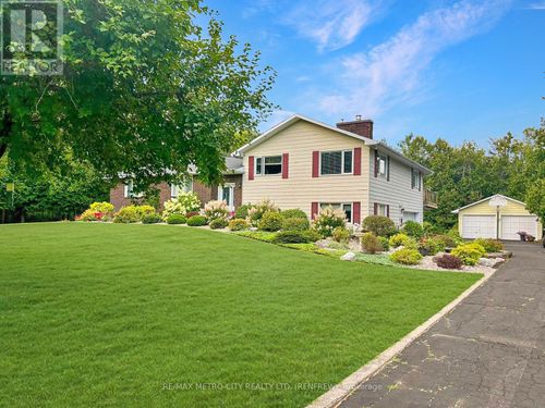 128 Burns Dr, Braeside, ON, K0A1G0 | Card Image