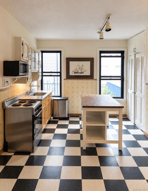2r-264 Driggs Ave, Brooklyn, NY, 11222-4676 | Card Image