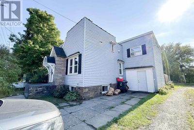 449 Wellington St E, Home with 5 bedrooms, 1 bathrooms and null parking in Sault Ste. Marie ON | Image 2