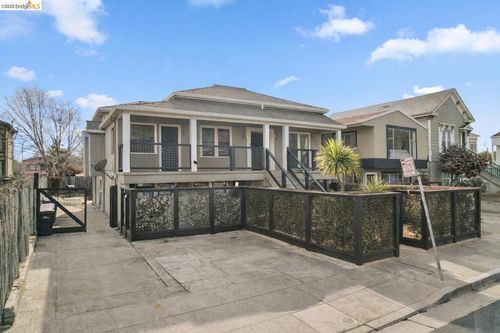 769 17th St, Oakland, CA, 94612-1018 | Card Image