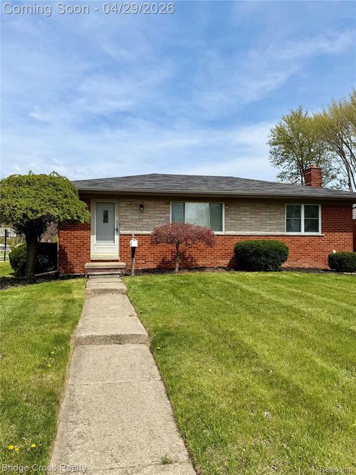 12417 Greenway Dr, Sterling Heights, MI, 48312-2257 | Card Image